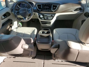 Chrysler Pacifica II 2018 Chrysler Pacifica Touring L 2018 3.6L 3.6 Benzyna 287KM, zdjęcie 8