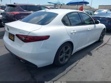 Alfa Romeo Giulia II 2019 Alfa Romeo Giulia Giulia sport rwd 2.0 Benzyna 280KM, zdjęcie 3