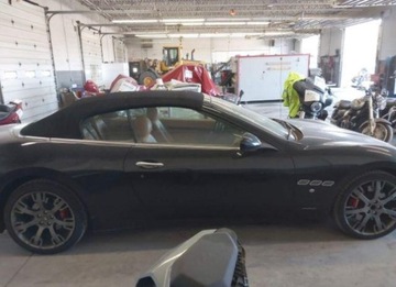 Maserati GranTurismo 2015 Maserati GranTurismo 2015, 4.7L, od ubezpieczalni 4.7 Benzyna 444KM, zdjęcie 2