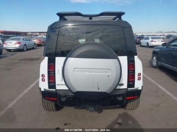 Land Rover Defender IV (L663) 2022 Land Rover Defender 110 X-Dynamic HSE 2022 3.0l 3.0 Benzyna 395KM, zdjęcie 4