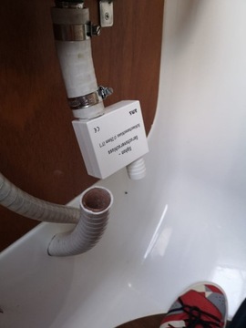 Установка гидрозатвора, сифон 19 мм для кемпера