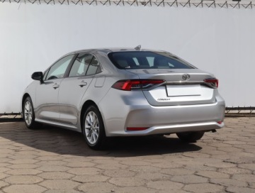 Toyota Corolla XII Sedan 1.5 VVT-i 125KM 2022 Toyota Corolla 1.5 VVT-i, Salon Polska, zdjęcie 3