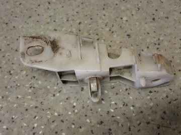 MITSUBISHI GRANDIS 04-11 VÝZTUHA PŘEDNÍ LEVÝ