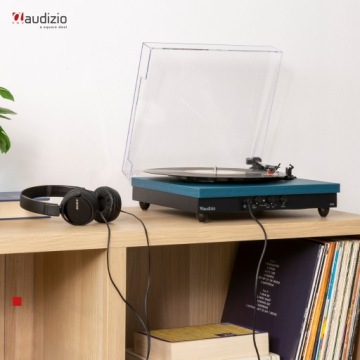 Синий проигрыватель с динамиками и входом/выходом BT Audizio