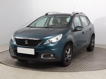 Peugeot 2008 I SUV Facelifting 1.2 PureTech 82KM 2017 Peugeot 2008 1.2 PureTech, Salon Polska, zdjęcie 1