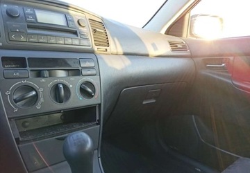 Toyota Corolla IX (E12) Sedan 1.6 i 16V 110KM 2004 Toyota Corolla Toyota Corolla 1.6 Benzyna 110KM, zdjęcie 10