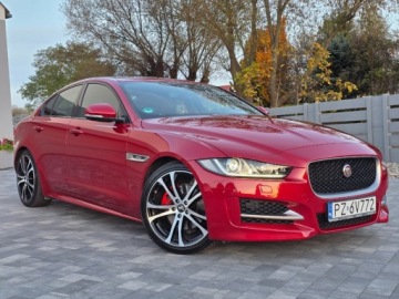 Jaguar XE Sedan 2.0 i4 180KM 2017 Jaguar XE 2.0 180PS Skora Navi Panorama Zarej.PL Gwarancja 2.0 Diesel, zdjęcie 1