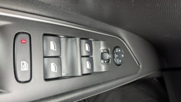 Peugeot 3008 II Crossover 1.2 PureTech 130KM 2019 Peugeot 3008 1.2i 130PS OPŁACONY Bezwypadkowy, zdjęcie 29