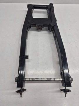 Honda CBR 125 (11) WAHACZ TYŁ OŚKA