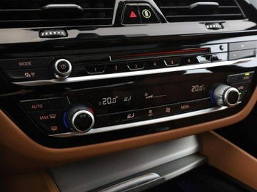 BMW Seria 5 G30-G31 Limuzyna 530e iPerformance 252KM 2017 BMW 530 Luxury Line PHEV panorama skóra kamera, zdjęcie 27