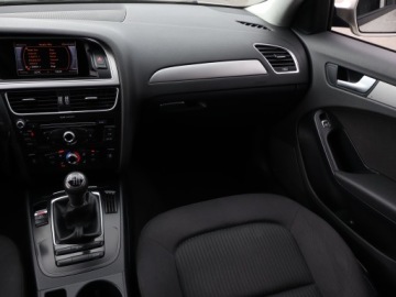 Audi A4 B8 Avant Facelifting 2.0 TDI 112g 136KM 2013 Audi A4 2.0 TDI, Klima, Klimatronic, Parktronic, zdjęcie 5