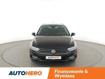 Volkswagen Passat B8 Variant 2.0 TDI BlueMotion SCR 150KM 2019 Volkswagen Passat navi czujniki parkowania, zdjęcie 10