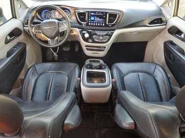 Chrysler Pacifica II 2017 Chrysler Pacifica Touring L Plus 2017 3.6l 3.6 Benzyna 287KM, zdjęcie 8