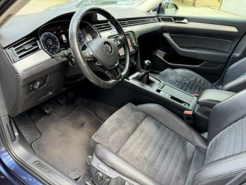 Volkswagen Passat B8 Variant 1.6 TDI 120KM 2015 Volkswagen Passat Highline Virtual Kamera ACC Navi, zdjęcie 9