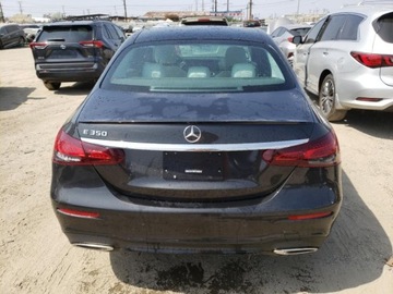 Mercedes Klasa E W213 2022 Mercedes-Benz Klasa E 350 2022 2.0l 2.0 Benzyna 255KM, zdjęcie 2
