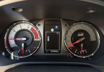 Toyota Hilux VIII Podwójna kabina Facelifting 2.8 D-4D 204KM 2023 Toyota Hilux 2.8 D-4D Double Cab GR Sport 4x4 VAT 23 1 wlasciciel ASO, zdjęcie 9