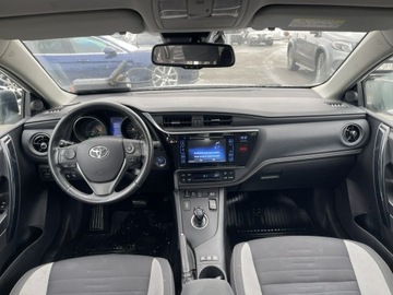 Toyota Auris II Hatchback 5d Facelifting 1.8 Hybrid 136KM 2017 Toyota Auris Hybryda Klimatronik Podgrz. Kamera, zdjęcie 11