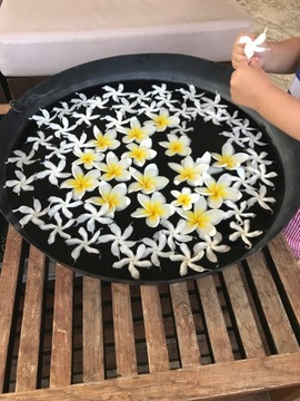 Натуральное тайское мыло Sabai с медом и травами. Откройте секрет красивой кожи.