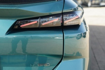 Peugeot 308 III SW Plug-In 1.6 Hybrid 225KM 2023 Peugeot 308 GT LINE blis SKORA nawi FULL LED kame, zdjęcie 11