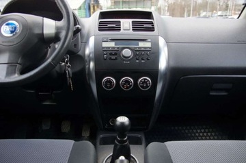 Fiat Sedici 1.6 i 16V 107KM 2006 Fiat Sedici 1.6 Benzyna 107 KM, 4x4, Klimatronic, Hak, Relingi, Alu 1.6, zdjęcie 11