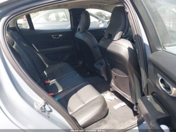 Volvo S60 III 2024 Volvo S60 B5 Core Dark Theme 2024 2.0l 2.0 Benzyna 247KM, zdjęcie 11