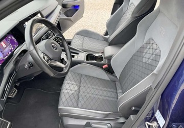 Volkswagen Golf VIII Variant 1.5 eTSI 130KM 2021 Volkswagen Golf 1.5 TSI R-Line 130 KM 2021r Warszawa 1.5 Benzyna, zdjęcie 6