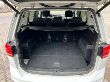 Volkswagen Touran III 2.0 TDI 150KM 2018 Volkswagen Touran 2.0 TDI 150KM 7-osobowy ACC LEDNavi Climatronic 3-strefy, zdjęcie 9