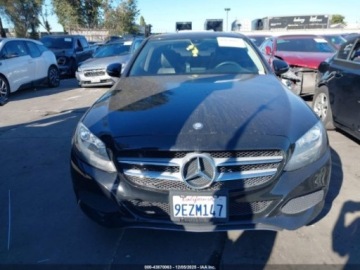 Mercedes Klasa C W205 2017 Mercedes-Benz Klasa C 350E, od ubezpieczalni 2.0 Hybryda 208KM, zdjęcie 1