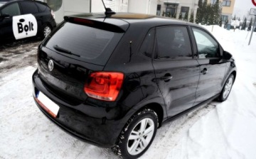 Volkswagen Polo V Hatchback 5d 1.2 70KM 2012 Volkswagen Polo Nawigacja, Czujniki parkowania, Podgrzewane fotele 1.2 70KM, zdjęcie 16