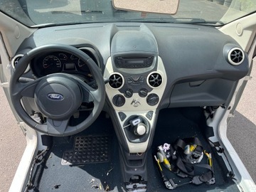 DESKA KOKPIT KONZOLA ULOŽENÍ PÁSY FORD KA II MK2 ORIGINÁLNÍ