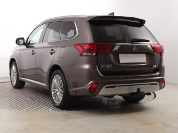 Mitsubishi Outlander III SUV PHEV Facelifting 2020 2.4 PHEV 224KM 2020 Mitsubishi Outlander 2.4 PHEV, Salon Polska, zdjęcie 3