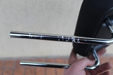 PODHLAVNÍK LEVÝ ZADNÍ MERCEDES W203