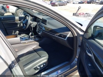 BMW Seria 7 G70 2022 BMW Seria 7 2022 BMW 7 Series 745e xDrive Plug-In Hybrid 3.0 280KM, zdjęcie 10