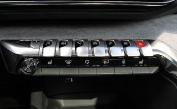 Peugeot 3008 II Plug-In Hybrid Facelifting 1.6 HYBRID4 300KM 2022 Peugeot 3008 1.6 PureTech Hybrid4 300KM PHEV GT Pack SS EAT8 Gwarancja od, zdjęcie 15