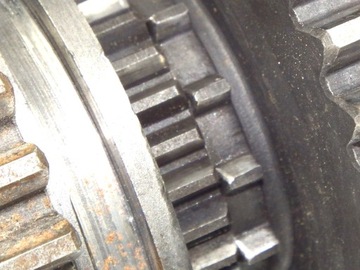 НОВЫЙ ВЫХОДНОЙ ВАЛ ТРАНСМИССИИ В КОМПЛЕКТЕ М72, УРАЛ