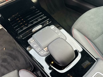 Mercedes Klasa A W177/V177 2021 Mercedes-Benz A 250 250e Plug-in Hybrid - Pakiet A, zdjęcie 13