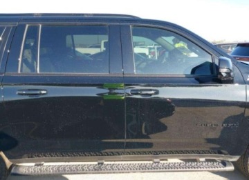 Chevrolet Suburban GMT900 2024 Chevrolet Suburban 2024, 5.3L, 4x4, Z71, od ubezpieczalni 5.3 Benzyna 355KM, zdjęcie 2