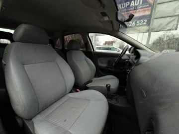 Seat Ibiza III 1.4 16V 75KM 2002 Seat Ibiza Seat Ibiza 1.4b OPONY ZIMOWE DLUGIE OC Przeglad do 01.27 Zami, zdjęcie 6