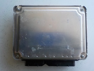 AUDI TT 1.8 T JEDNOTKA ŘÍZENÍ 8N0906018AP 0261207420