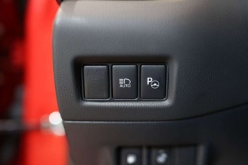 Toyota C-HR I Crossover Facelifting 1.8 Hybrid 122KM 2023 Toyota C-HR 1.8 Hybrid GPF GR Sport 1.8 Hybryda 122KM, zdjęcie 28