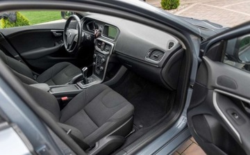 Volvo V40 II Hatchback 2.0 T2 DRIVE-E 122KM 2016 Volvo V40 Volvo V40 T2 Drive-E Kinetic 2.0 Benzyna 122KM, zdjęcie 27