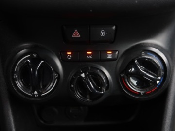 Peugeot 208 I Hatchback 3d 1.2 VTI 82KM 2014 Peugeot 208 1.2 PureTech, Navi, Klima, Tempomat, zdjęcie 14