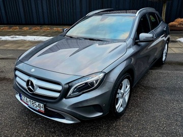 Mercedes GLA I Off-roader 1.6 180 122KM 2017 Mercedes GLA180 Aklasa panorama, xenon bdb stan, serwis ASO