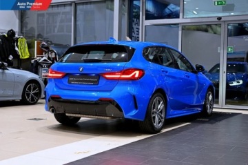 BMW Seria 1 F40 2021 BMW Seria 1 118iM Kierownica SkorzanaFotel SportowyReflektor LEDModel M Sp, zdjęcie 15