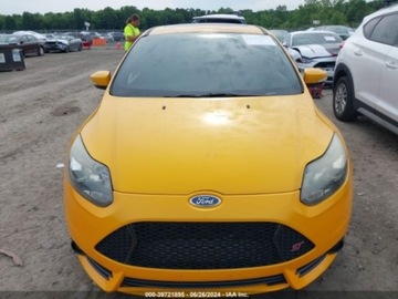 Ford Focus III 2014 Ford Focus 2014 Ford Focus 5dr HB ST 2.0 Benzyna 252KM, zdjęcie 2