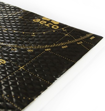 StP Aero Gold светлый + звукоизоляционная пена толщиной 6 мм + бутиловая звукоизоляция с роликовым матом