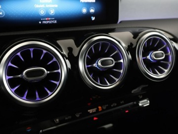 Mercedes CLA C118/X118 Shooting Brake AMG 2.0 35 AMG 306KM 2020 Mercedes CLA 35 AMG 4x4 automat full LED, zdjęcie 29