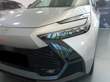 Toyota C-HR II SUV 1.8 Hybrid 140KM 2025 Od ręki - Executive 1.8 Hybrid 140KM | Podgrzewane fotele!, zdjęcie 1