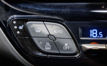 Toyota C-HR I Crossover Facelifting 1.8 Hybrid 122KM 2021 Toyota C-HR 1.8 Hybrid Style 1.8 Hybryda 122KM, zdjęcie 20