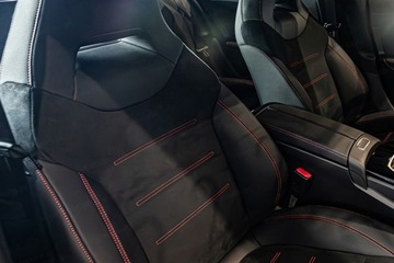 Mercedes CLA C118/X118 Coupe Facelifting 1.3 200 163KM 2024 MERCEDES-BENZ CLA 200 AMG Line Sedan 1.3 (163KM) 2024, zdjęcie 4